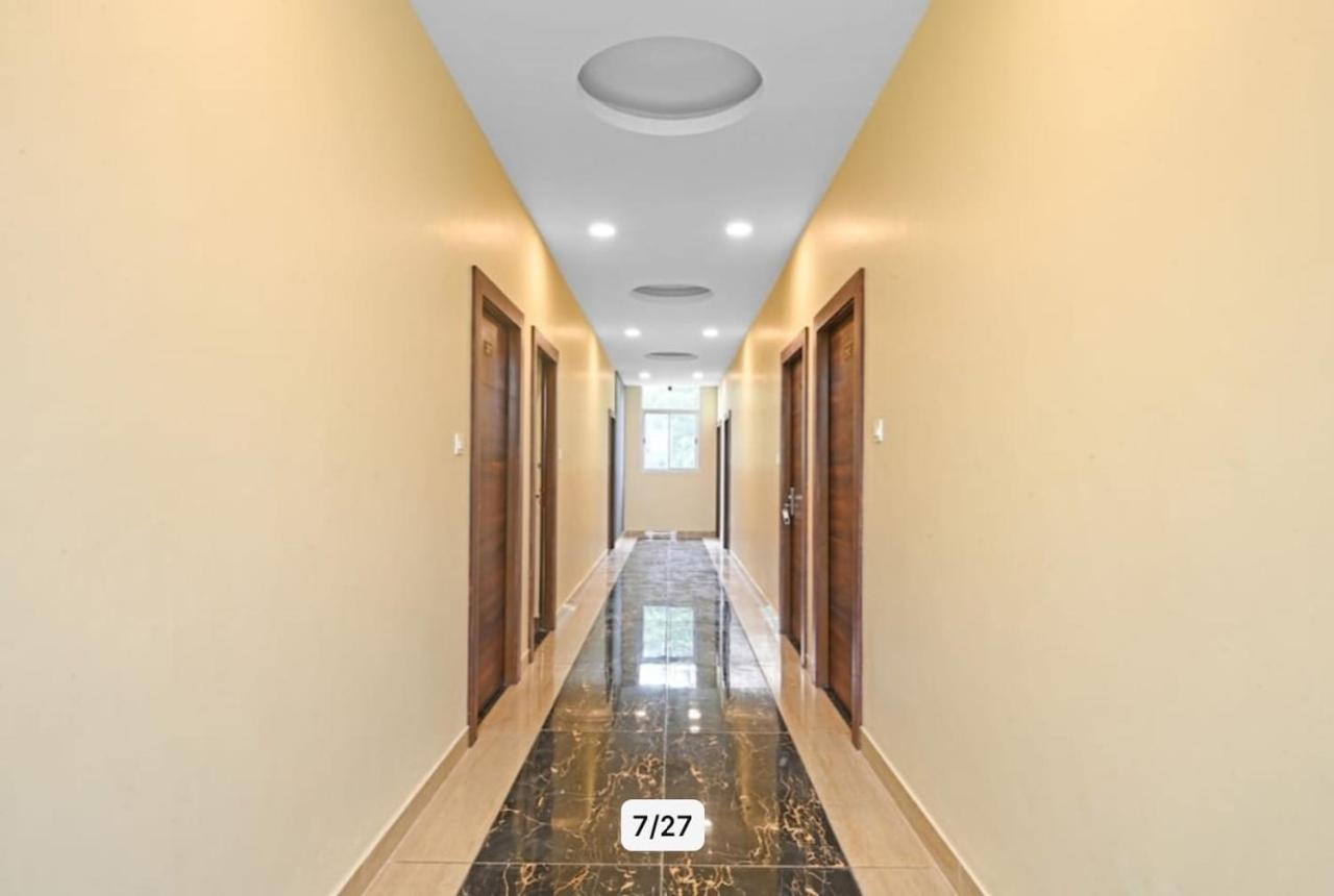 Hotel Manorama Inn Lakhnau Kültér fotó